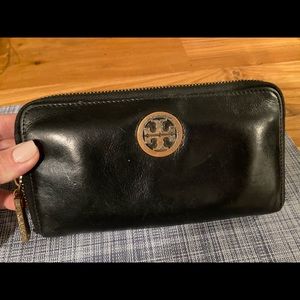 Tory Burch wallet
